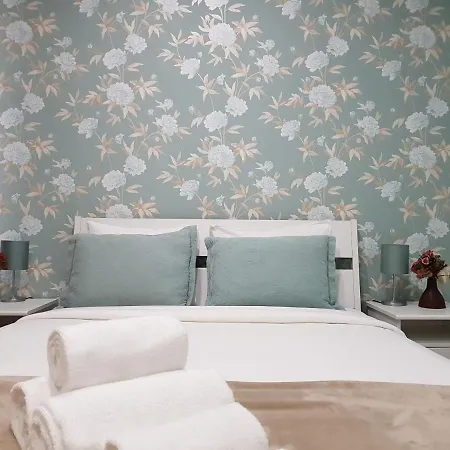 Martim Moniz Charming By Village Apartment